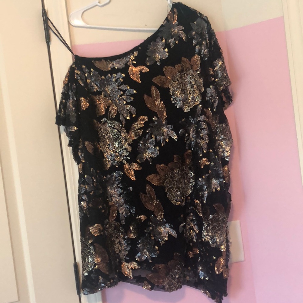 NWT Karlie Floral Sequin Dress